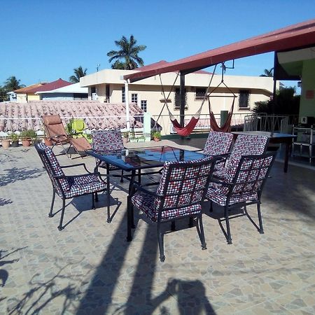 The Red Hut Inn Belize City Dış mekan fotoğraf