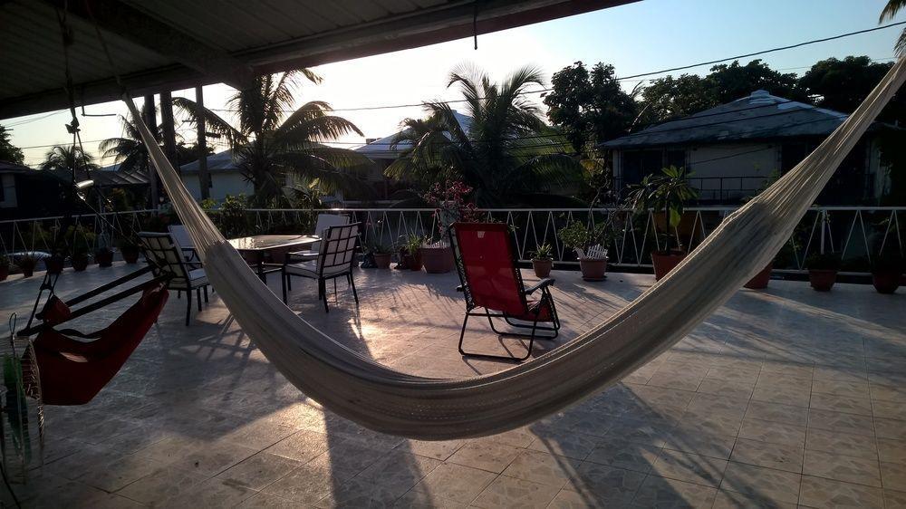 The Red Hut Inn Belize City Dış mekan fotoğraf
