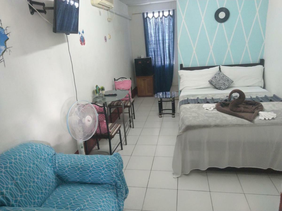 The Red Hut Inn Belize City Dış mekan fotoğraf