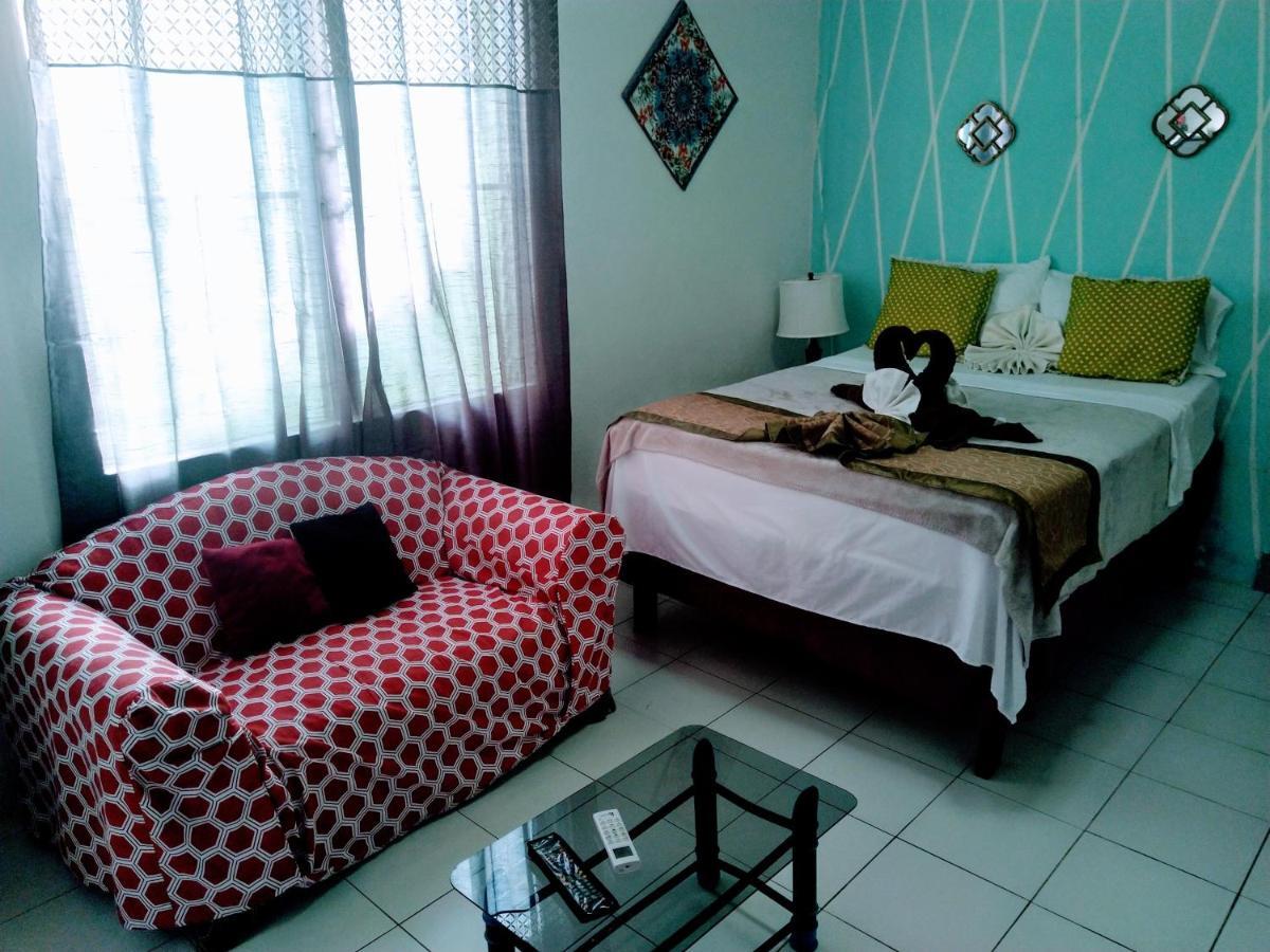The Red Hut Inn Belize City Dış mekan fotoğraf